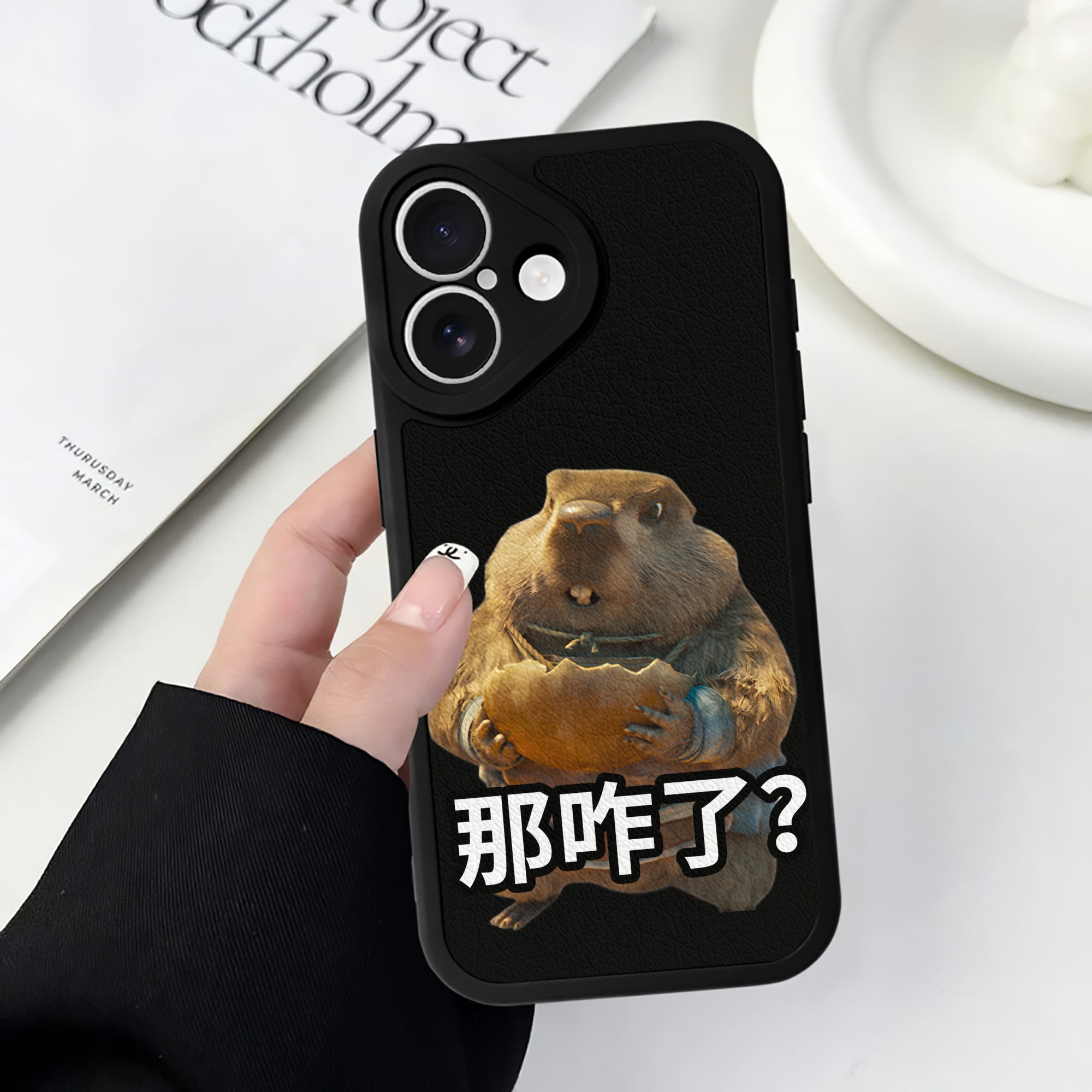 （画像用） Ne Zha 2 ナタ 魔童の大暴れ 【iPhone 16シリーズ対応】シリコンスマホケース（レザー調） 材質：シリコン